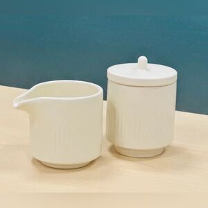 Citrine Retail CREAMER & SUGAR SET Cream Colour Stoneware Ceramic NIB NWT Gift